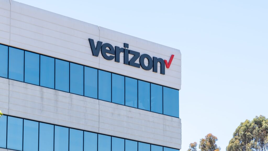 How WILL VERIZON'S SHORT-SIGHTED DECISIONS Impact Customers Financially?