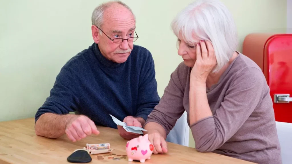 453,000 UK Pensioners Face Frozen DWP Payments