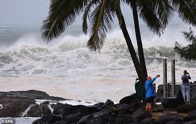 Australians Affected by Cyclone Alfred Can Claim $1,000 Centrelink Relief – Here’s How to Apply